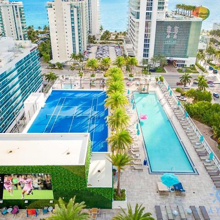 Wrap Around Balcony - Insane Views - Amazing Pools Apartment Hollywood Exterior foto
