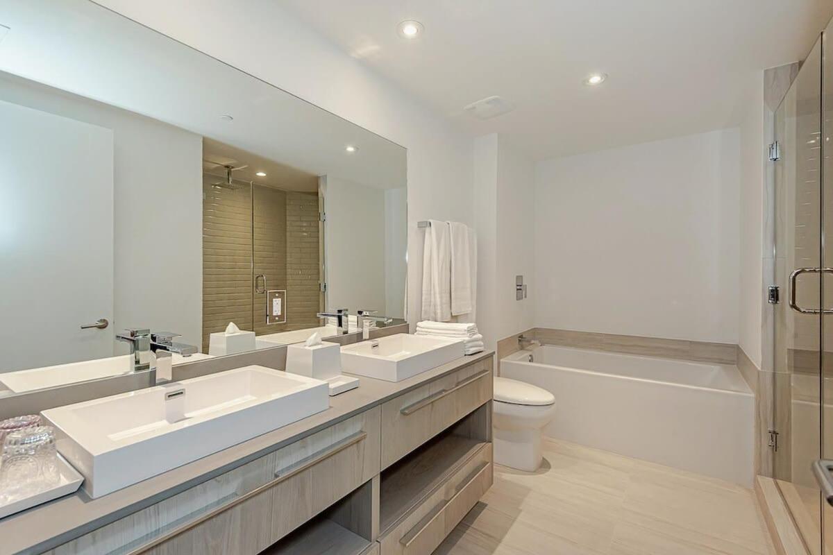 Wrap Around Balcony - Insane Views - Amazing Pools Apartment Hollywood Exterior foto