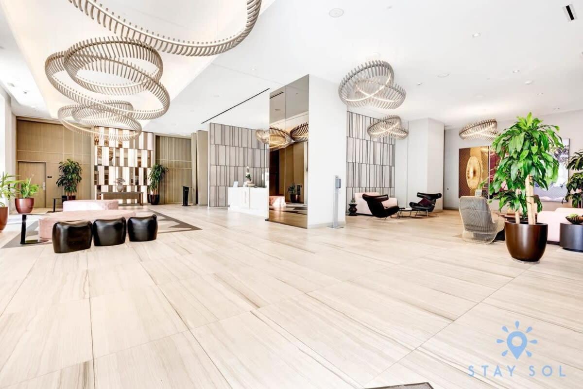 Wrap Around Balcony - Insane Views - Amazing Pools Apartment Hollywood Exterior foto