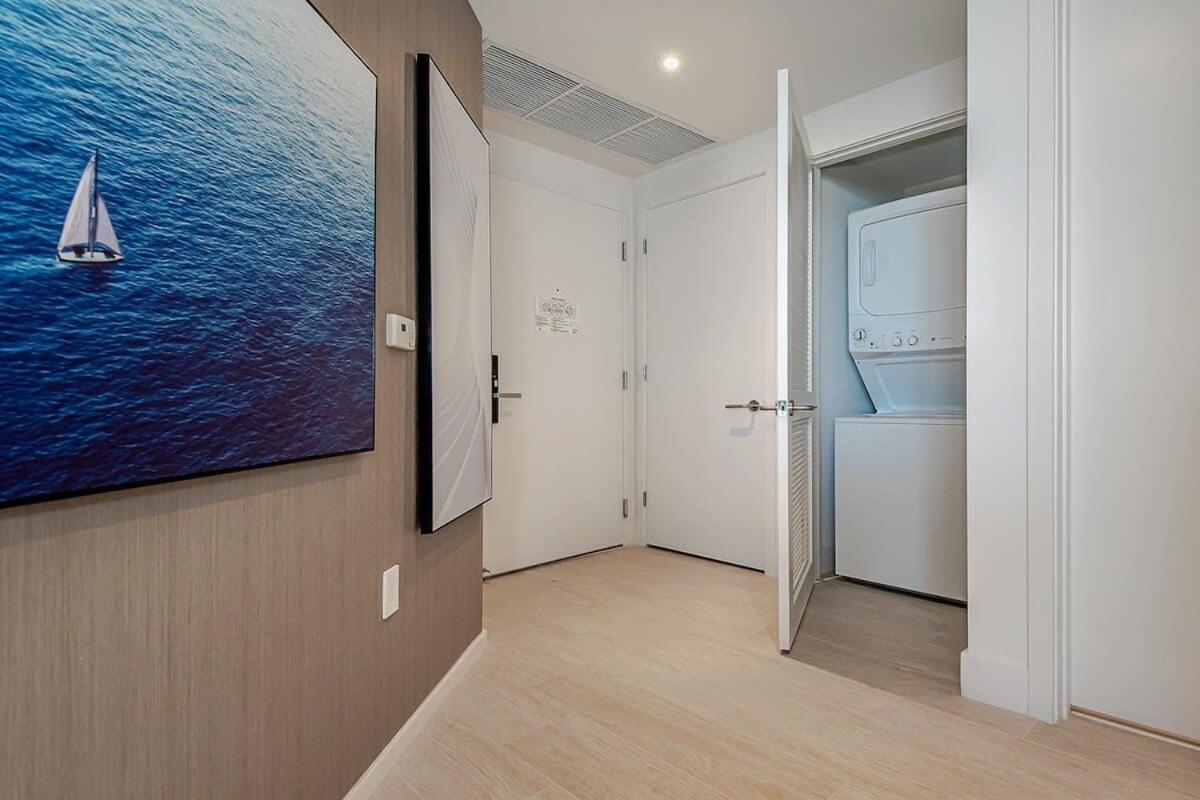 Wrap Around Balcony - Insane Views - Amazing Pools Apartment Hollywood Exterior foto