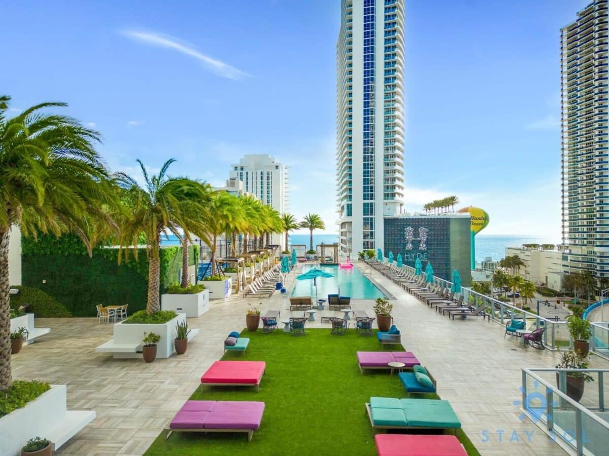 Wrap Around Balcony - Insane Views - Amazing Pools Apartment Hollywood Exterior foto