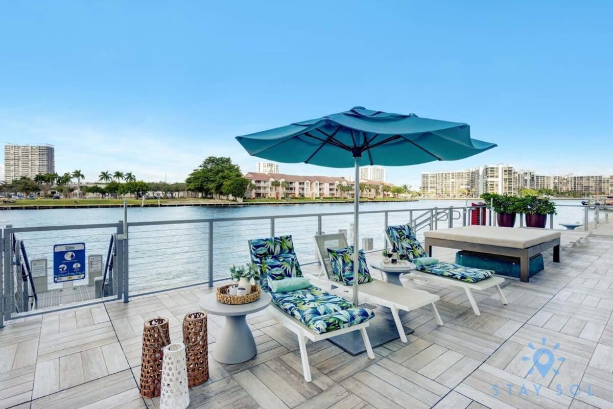 Wrap Around Balcony - Insane Views - Amazing Pools Apartment Hollywood Exterior foto