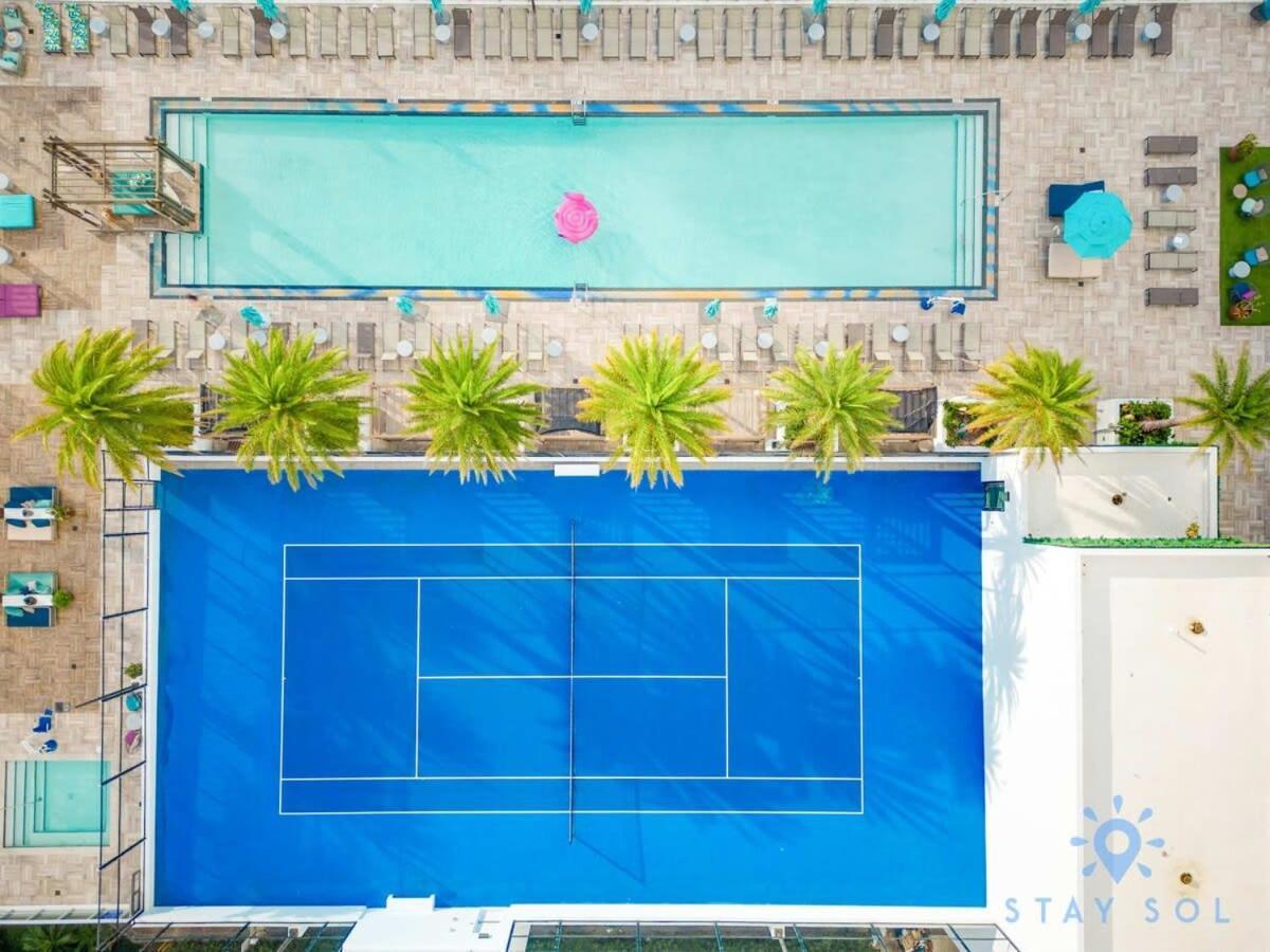 Wrap Around Balcony - Insane Views - Amazing Pools Apartment Hollywood Exterior foto