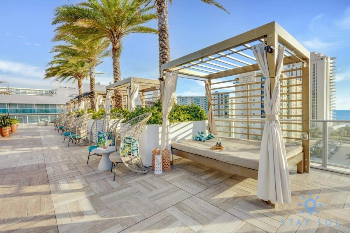 Wrap Around Balcony - Insane Views - Amazing Pools Apartment Hollywood Exterior foto